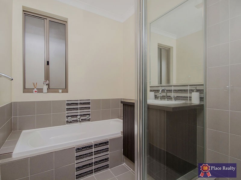 30 Highcliffe Circle, Lakelands WA 6180