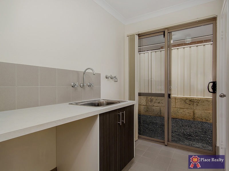 30 Highcliffe Circle, Lakelands WA 6180