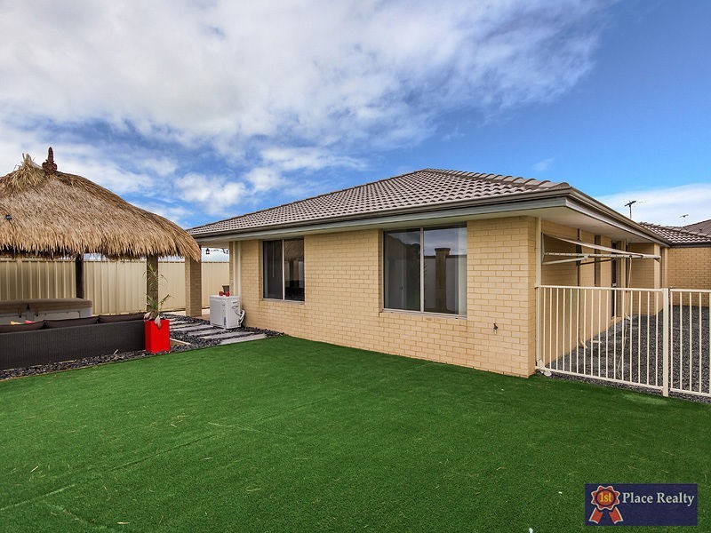 30 Highcliffe Circle, Lakelands WA 6180
