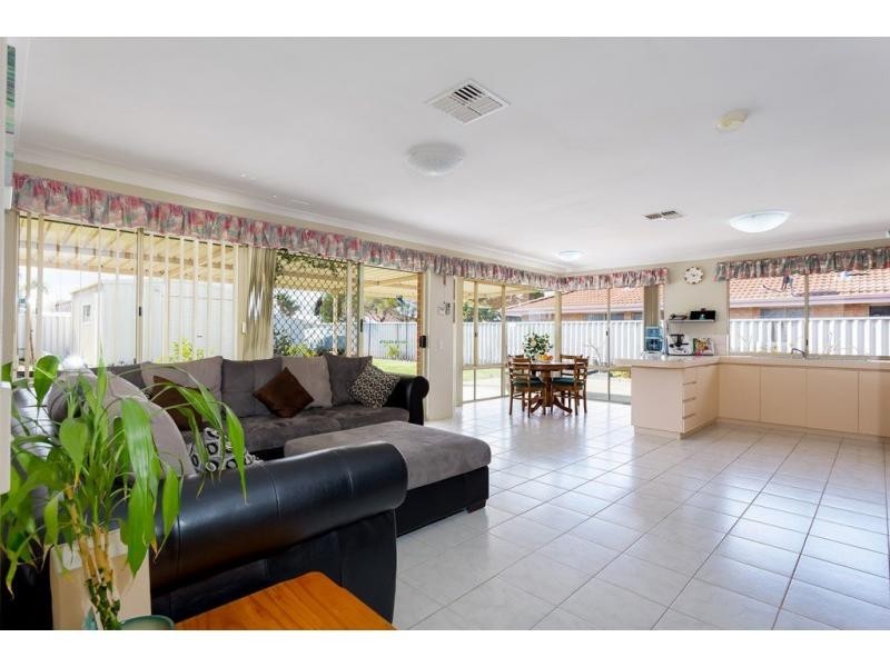 75 Discovery Crescent, Port Kennedy WA 6172