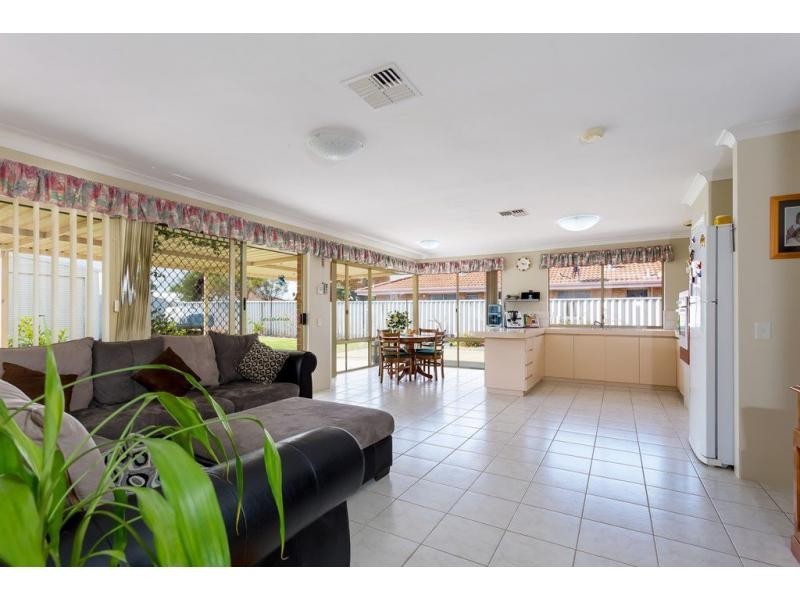75 Discovery Crescent, Port Kennedy WA 6172