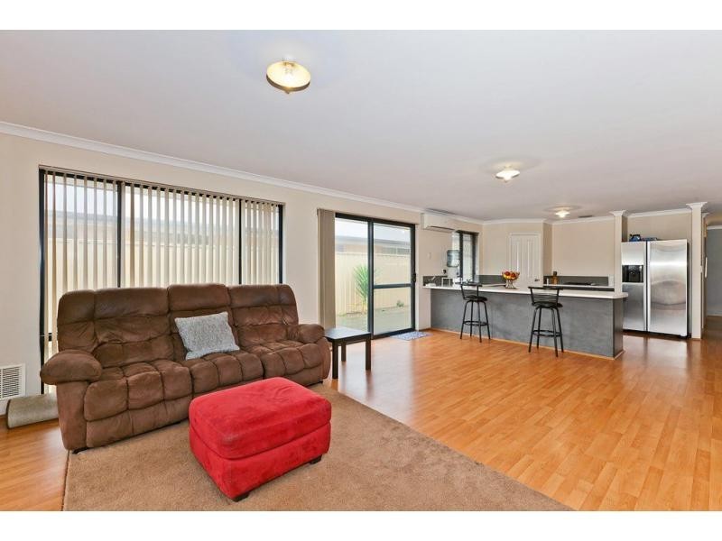 14 Dewsbury Drive, Bertram WA 6167