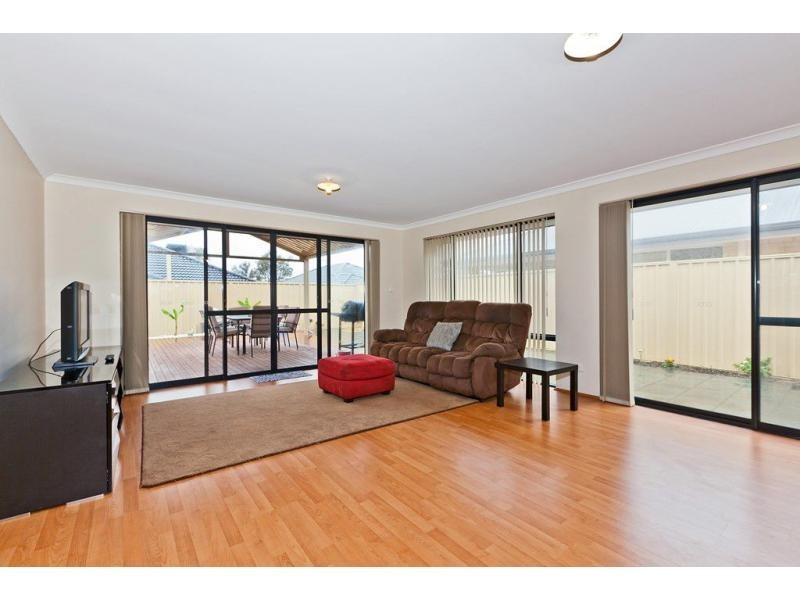 14 Dewsbury Drive, Bertram WA 6167