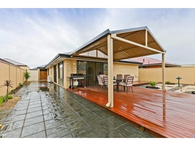 14 Dewsbury Drive, Bertram WA 6167