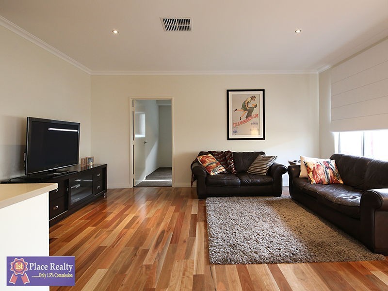 21 Victor Drive, Madora Bay WA 6210