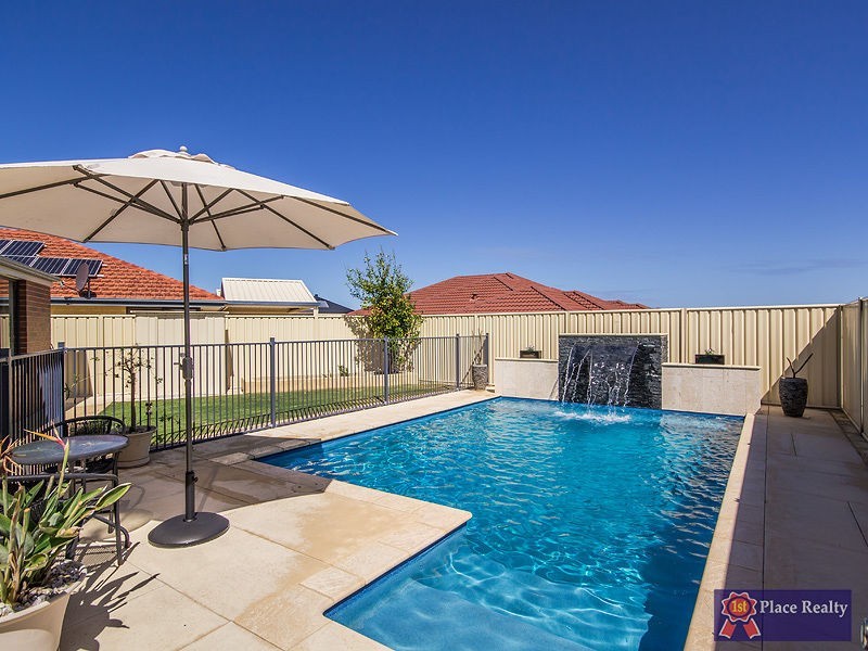 6 Gaston Road, Secret Harbour WA 6173