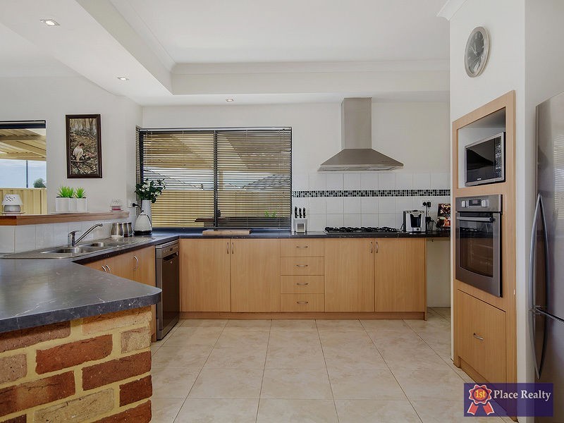 6 Gaston Road, Secret Harbour WA 6173