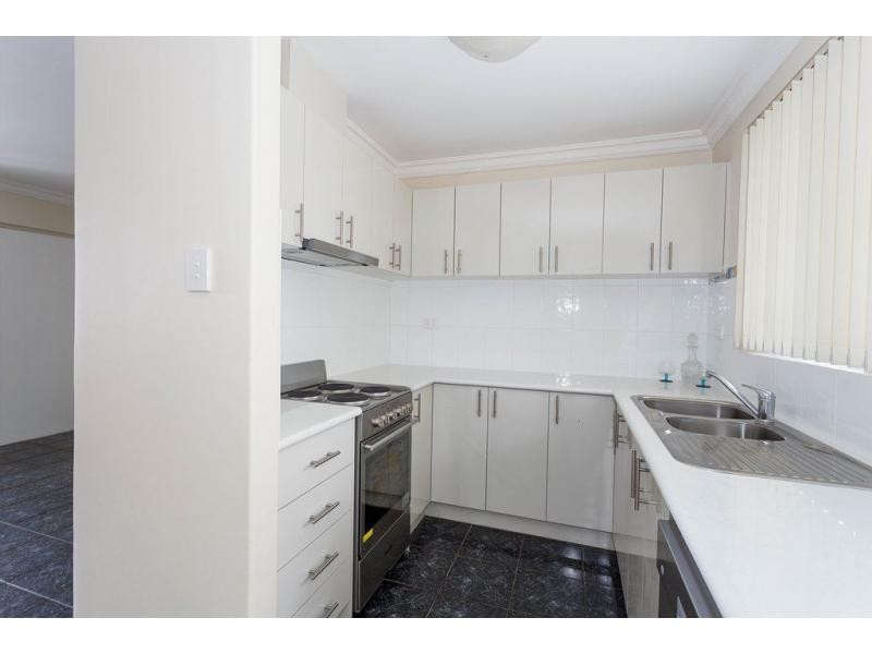 25 Unnaro Street, Hillman WA 6168