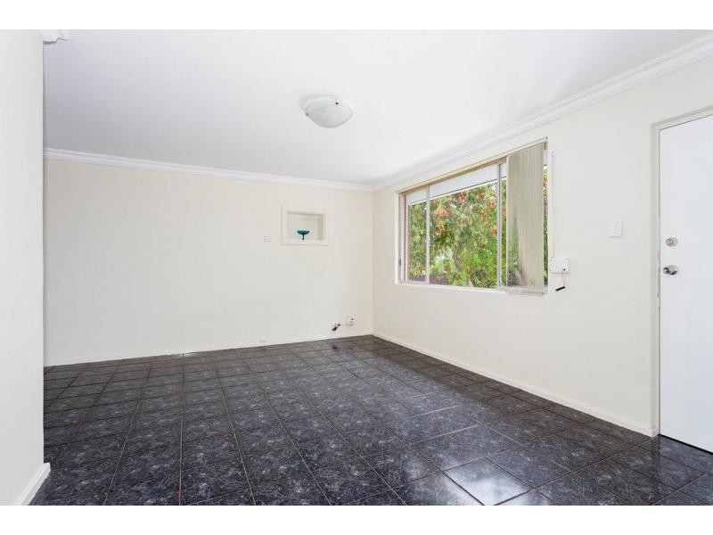 25 Unnaro Street, Hillman WA 6168