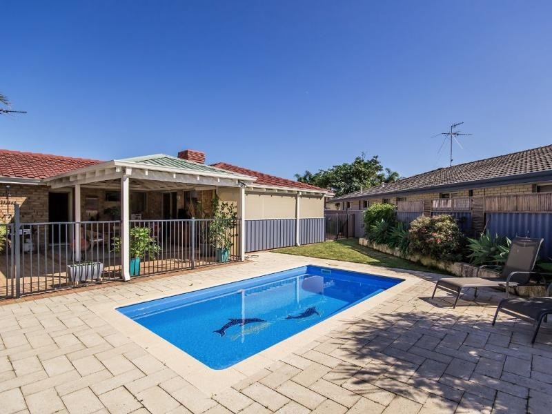20A Sandford Crescent, Halls Head WA 6210