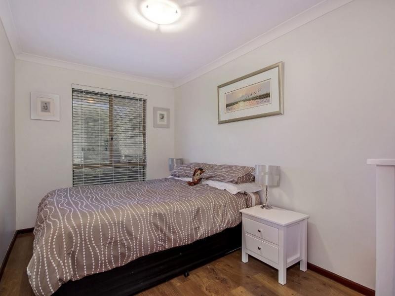 20A Sandford Crescent, Halls Head WA 6210