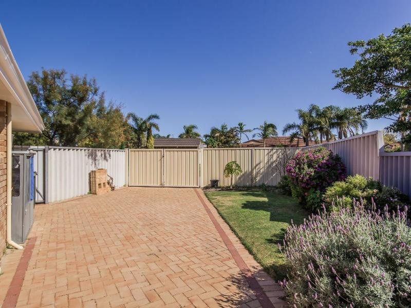 20A Sandford Crescent, Halls Head WA 6210