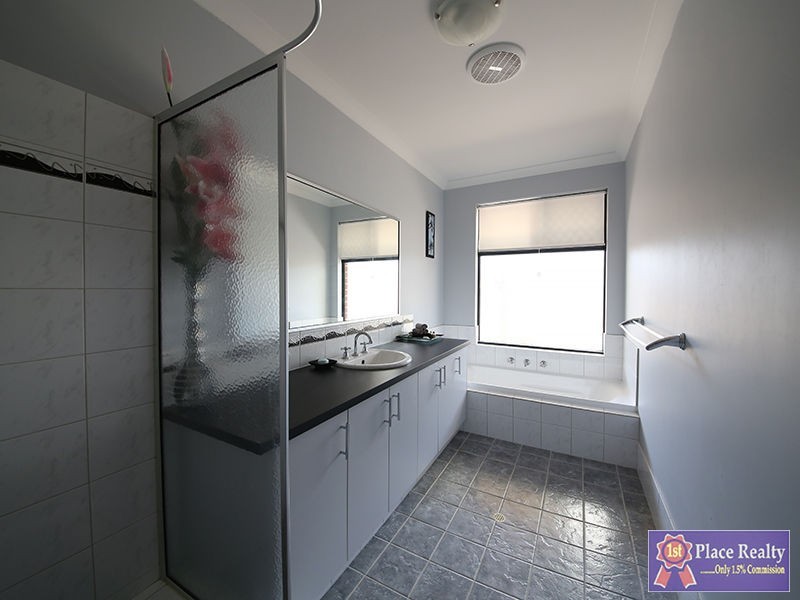 7 Adela Bend, Lakelands WA 6180