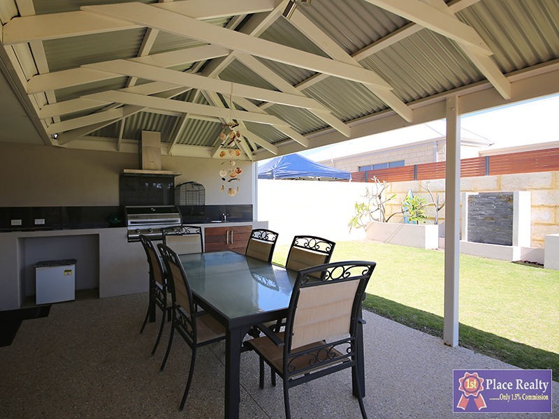 6 Conch Way, Wannanup WA 6210