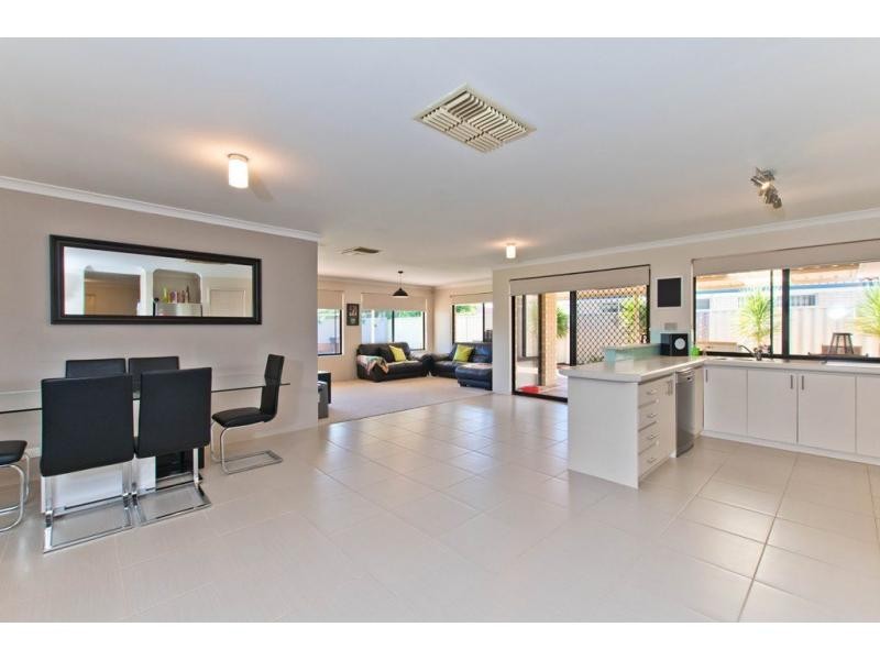 29 Mornington Boulevard, Waikiki WA 6169