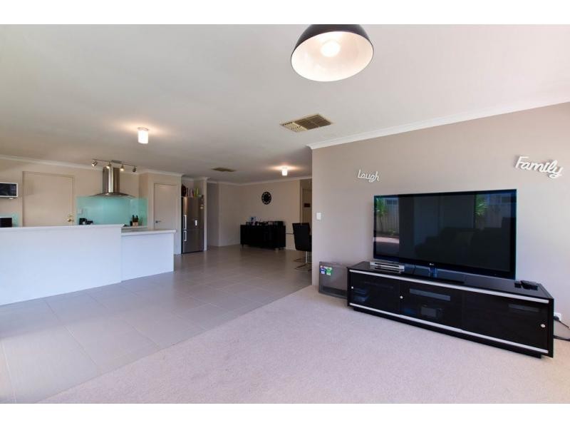 29 Mornington Boulevard, Waikiki WA 6169