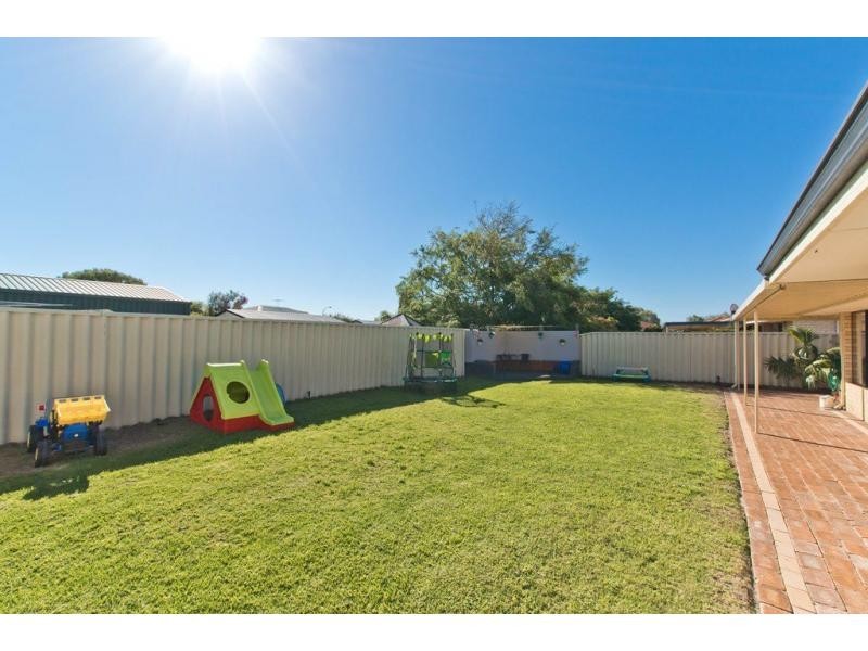 29 Mornington Boulevard, Waikiki WA 6169