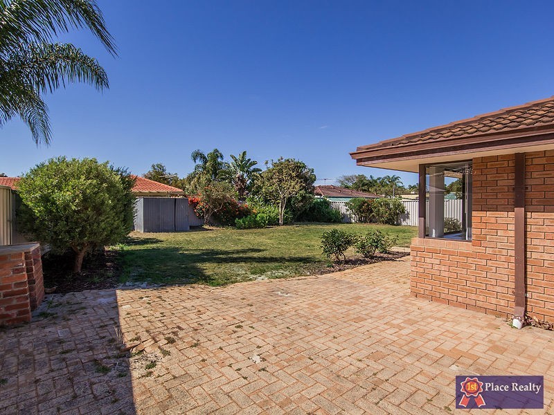 14 Cambridge Drive, Greenfields WA 6210