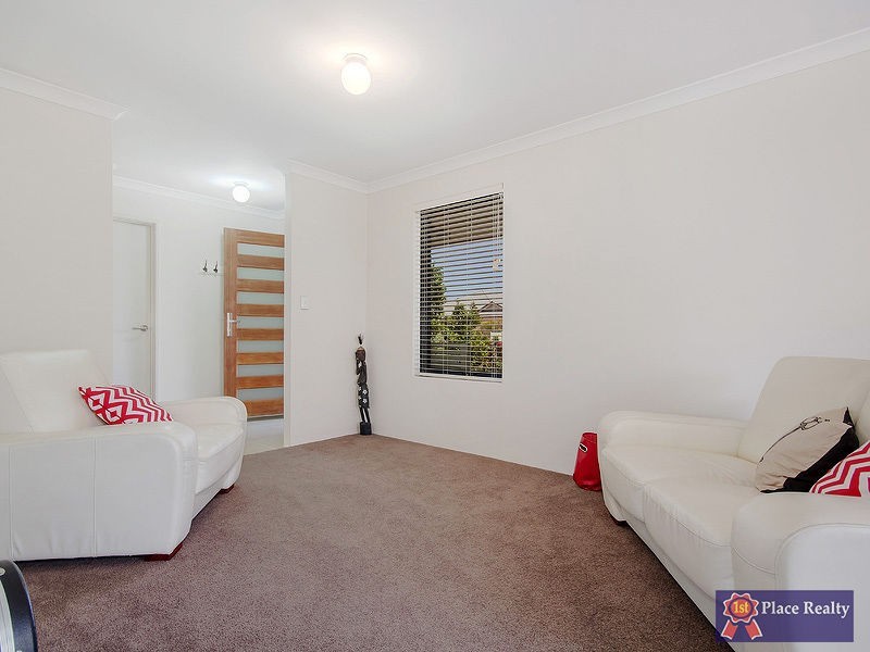 17 Champlain Road, Secret Harbour WA 6173