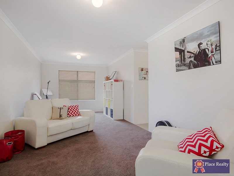 17 Champlain Road, Secret Harbour WA 6173