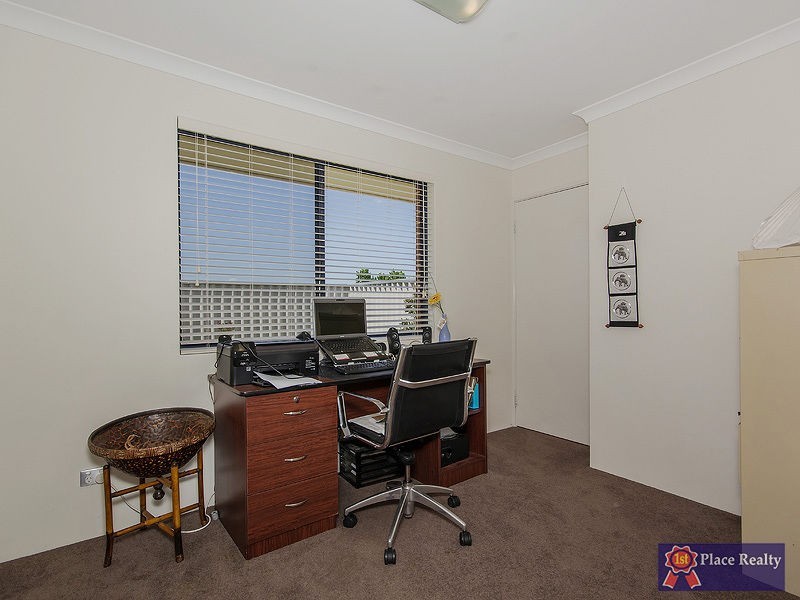 17 Champlain Road, Secret Harbour WA 6173