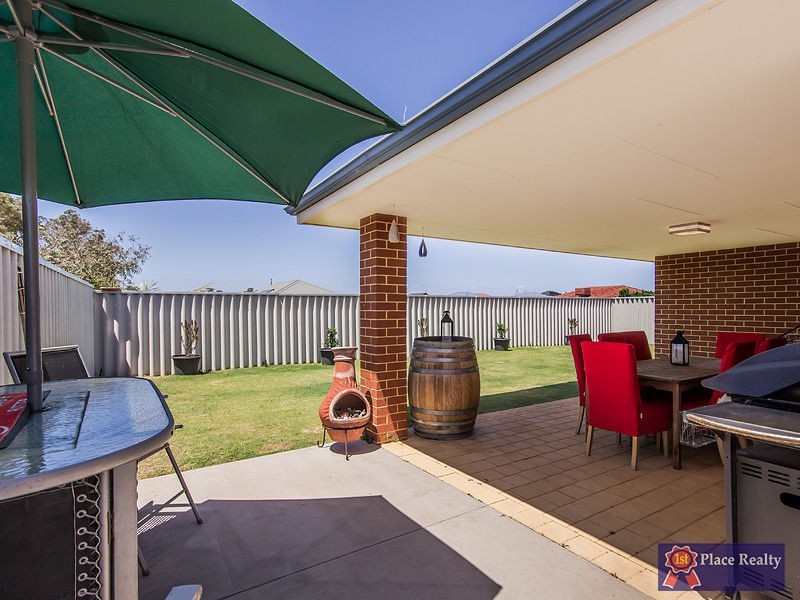 17 Champlain Road, Secret Harbour WA 6173