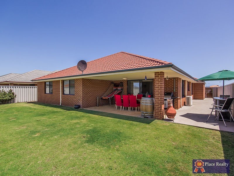 17 Champlain Road, Secret Harbour WA 6173