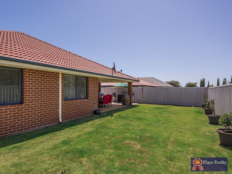 17 Champlain Road, Secret Harbour WA 6173