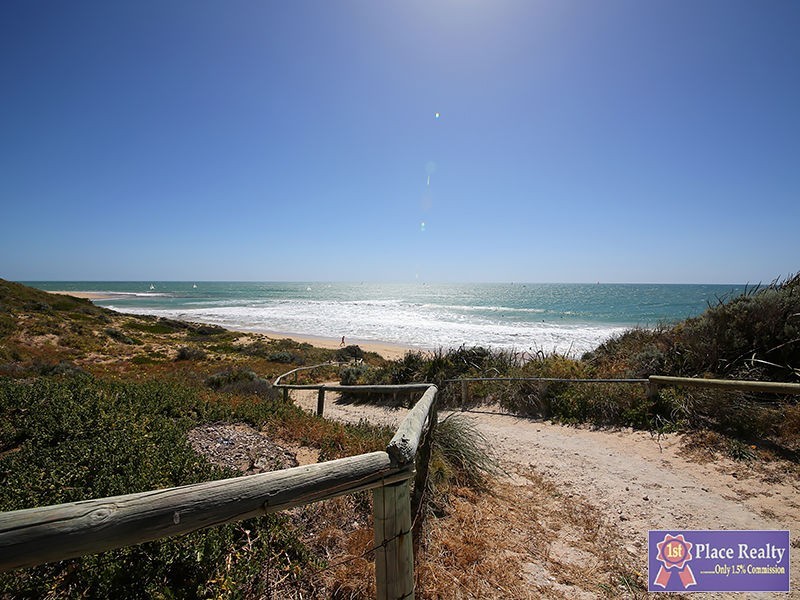 Unit 8/35b Halls Head Parade, Halls Head WA 6210