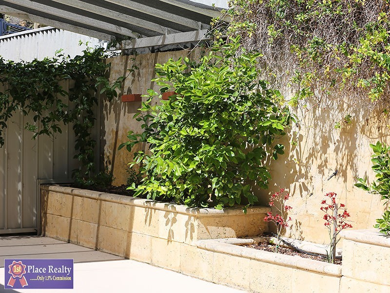 Unit 8/35b Halls Head Parade, Halls Head WA 6210