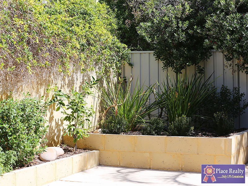 Unit 8/35b Halls Head Parade, Halls Head WA 6210