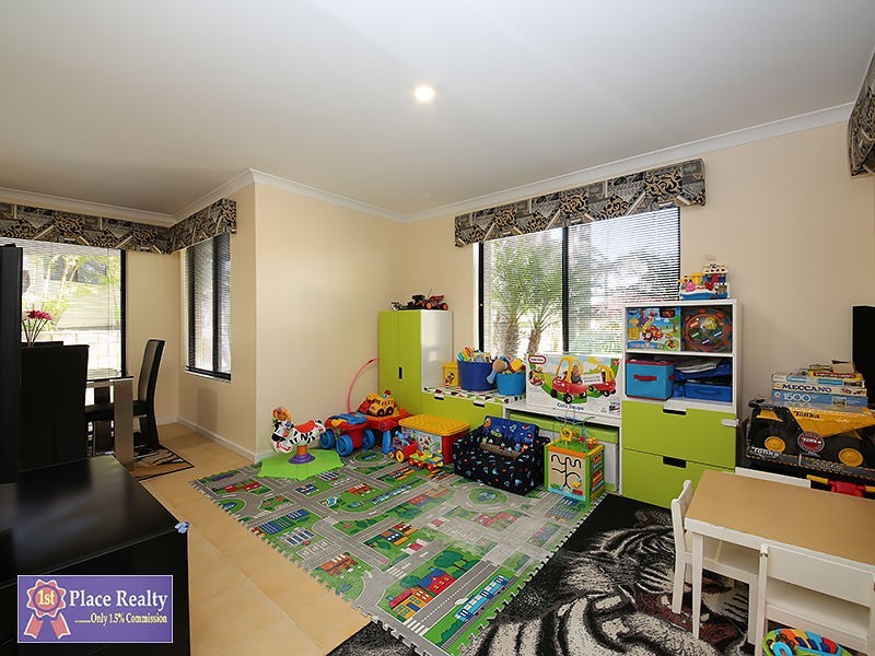 22 Muntries Place, Halls Head, Halls Head WA 6210