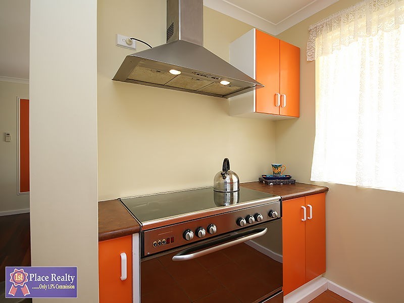 5 Hopkins Place, Waikiki WA 6169