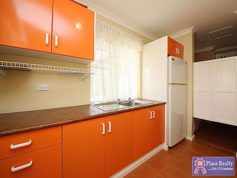 5 Hopkins Place, Waikiki WA 6169