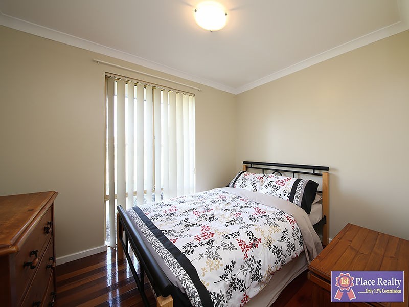 5 Hopkins Place, Waikiki WA 6169