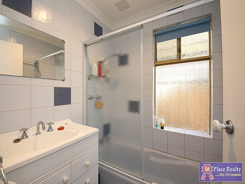 5 Hopkins Place, Waikiki WA 6169