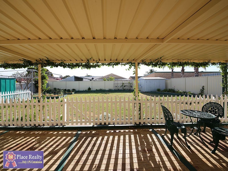 5 Hopkins Place, Waikiki WA 6169