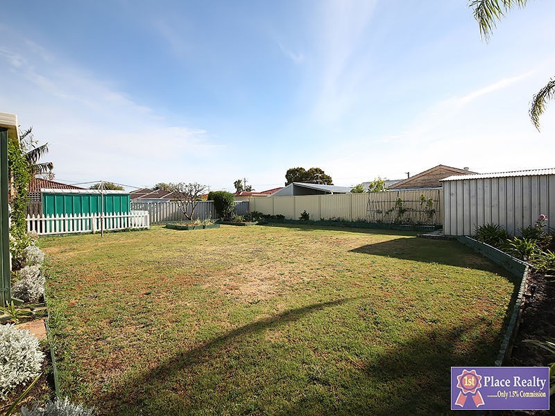 5 Hopkins Place, Waikiki WA 6169