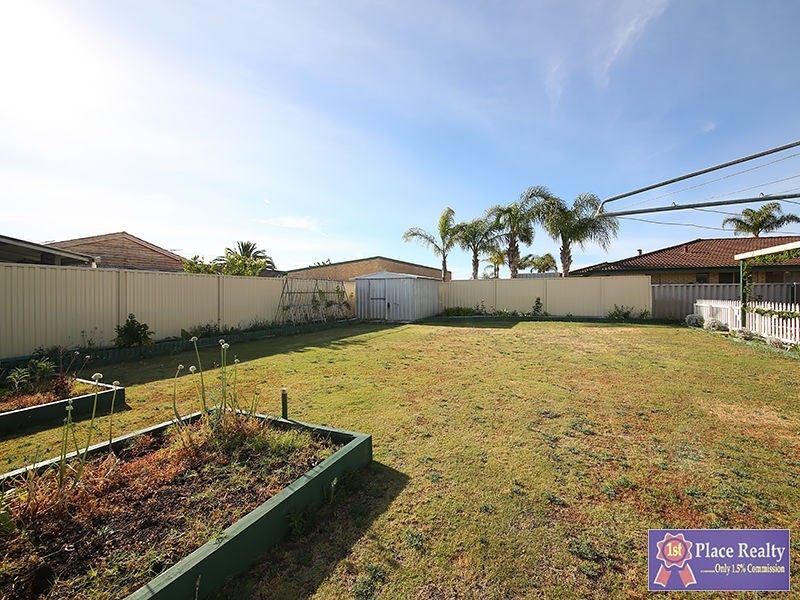 5 Hopkins Place, Waikiki WA 6169
