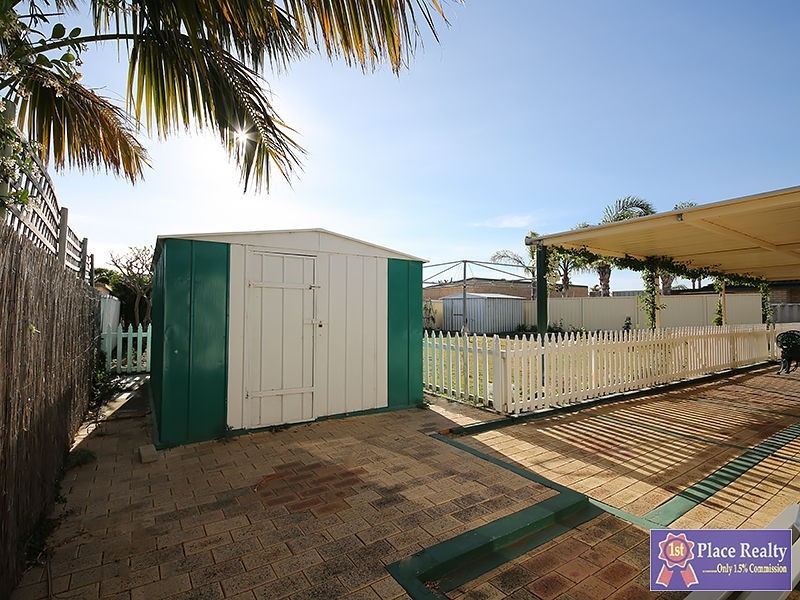 5 Hopkins Place, Waikiki WA 6169