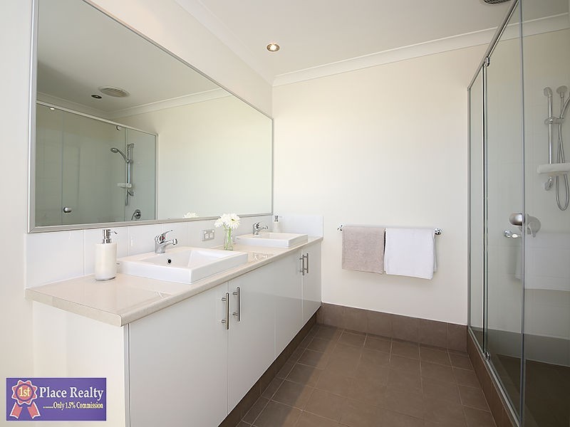 2 Roden Close, Madora Bay WA 6210