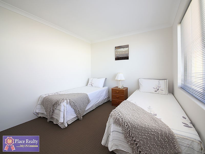 2 Roden Close, Madora Bay WA 6210