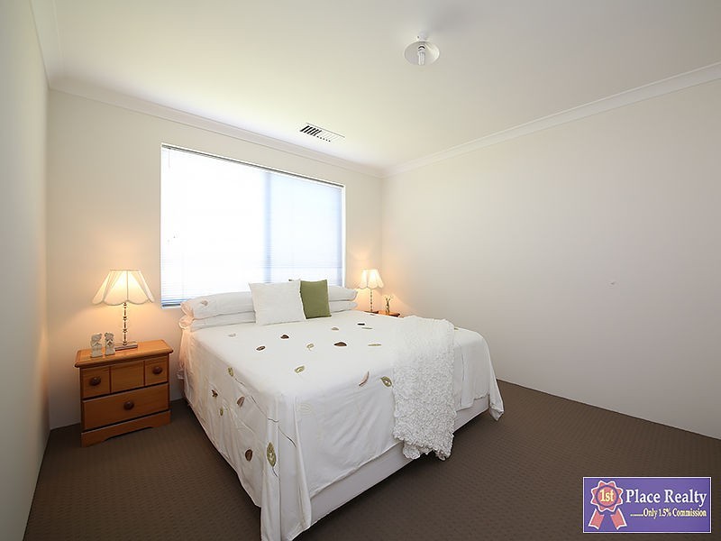 2 Roden Close, Madora Bay WA 6210