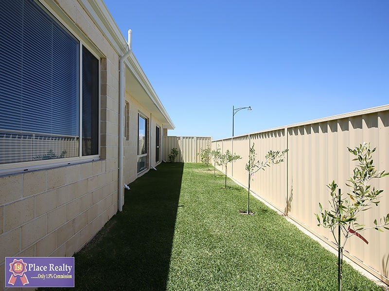 2 Roden Close, Madora Bay WA 6210