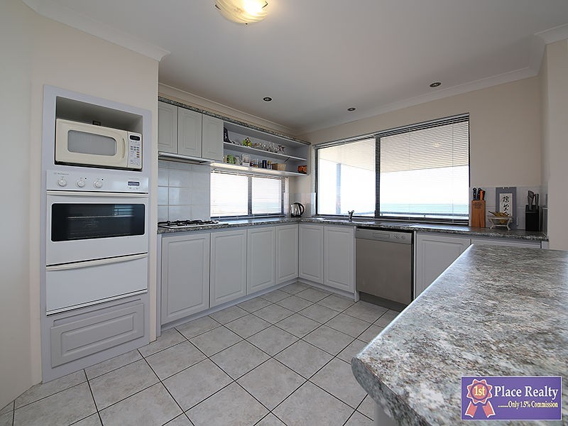 7 Pinnace Court, Halls Head WA 6210