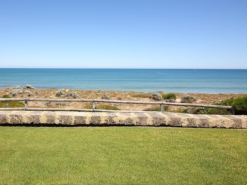 7 Pinnace Court, Halls Head WA 6210