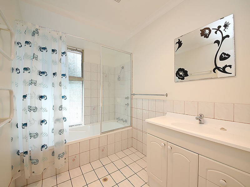 10 Oakover Turn, Greenfields WA 6210