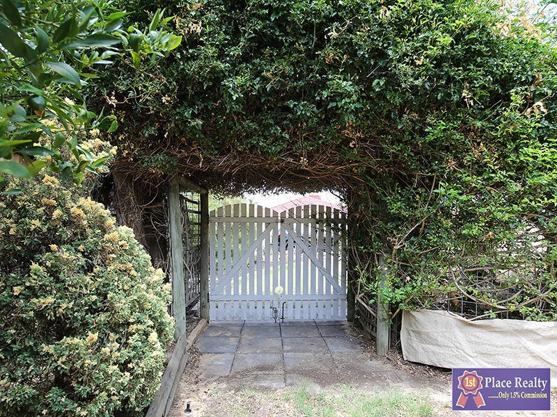 10 Oakover Turn, Greenfields WA 6210