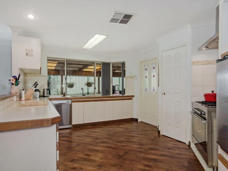 27 Minilya Loop, Warnbro WA 6169