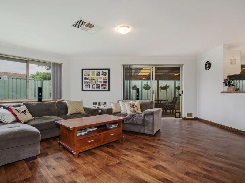 27 Minilya Loop, Warnbro WA 6169